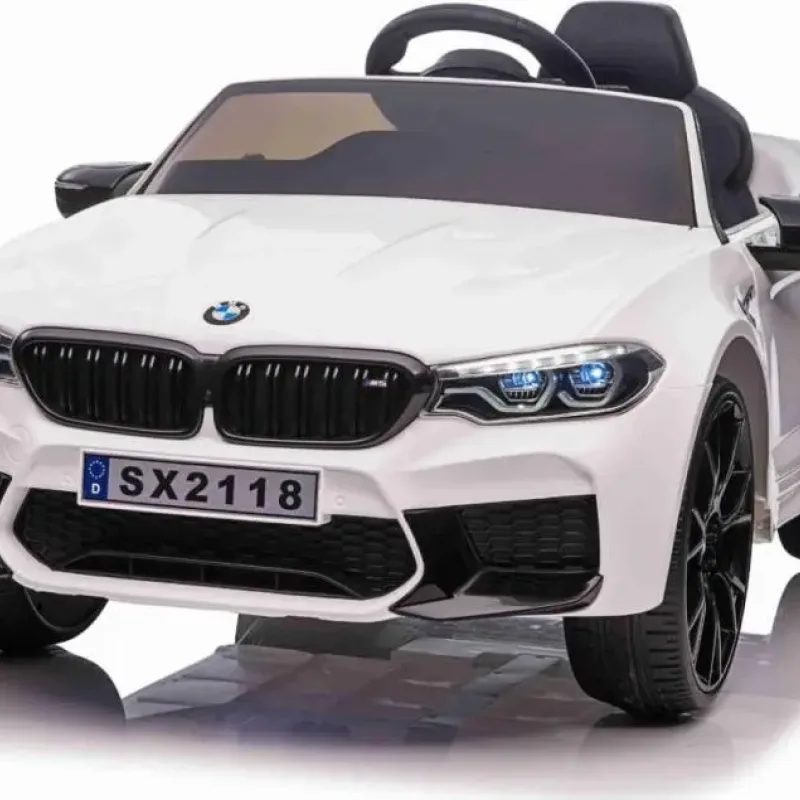 Дитяча акумуляторна машинка BMW M5 DRIFT Біла Дитяча акумуляторна машинка BMW M5 DRIFT Біла