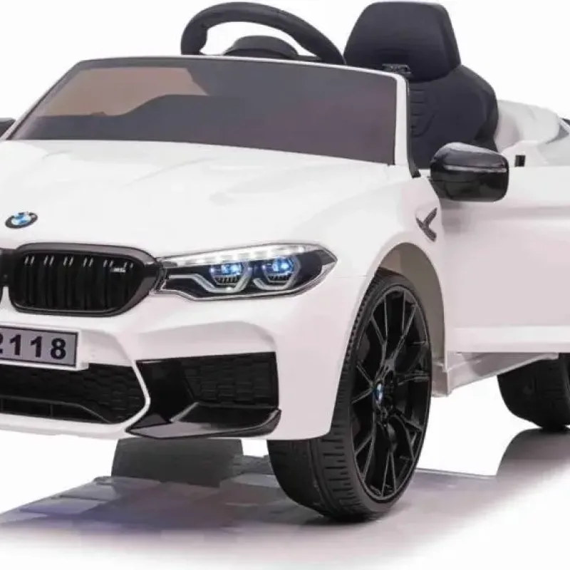 Дитяча акумуляторна машинка BMW M5 DRIFT Біла Дитяча акумуляторна машинка BMW M5 DRIFT Біла