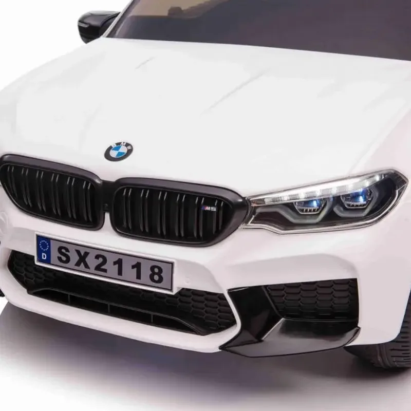 Дитяча акумуляторна машинка BMW M5 DRIFT Біла Дитяча акумуляторна машинка BMW M5 DRIFT Біла