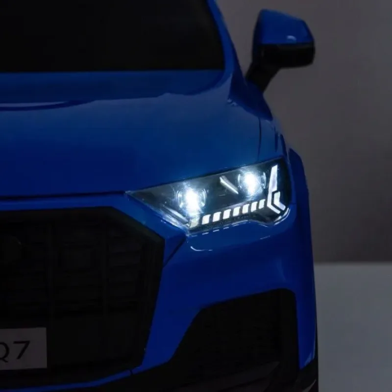 Дитяча акумуляторна машинка Audi Q7 NEW LIFT Синя Дитяча акумуляторна машинка Audi Q7 NEW LIFT Синя