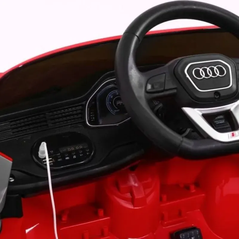 Дитяча акумуляторна машинка Audi Q8 Червона