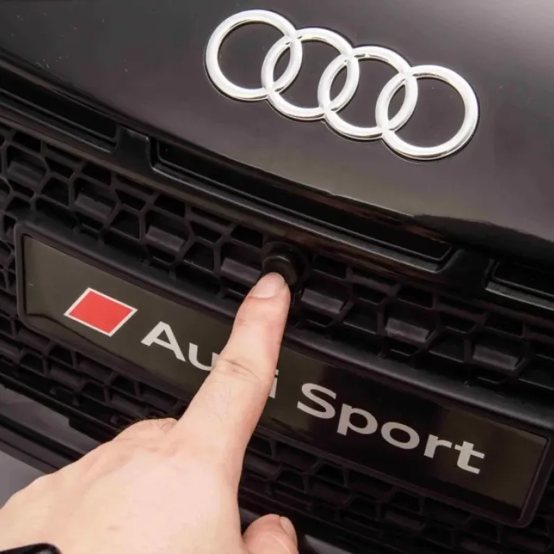 Дитяча акумуляторна машинка Audi Spyder R8 LIFT Чорна