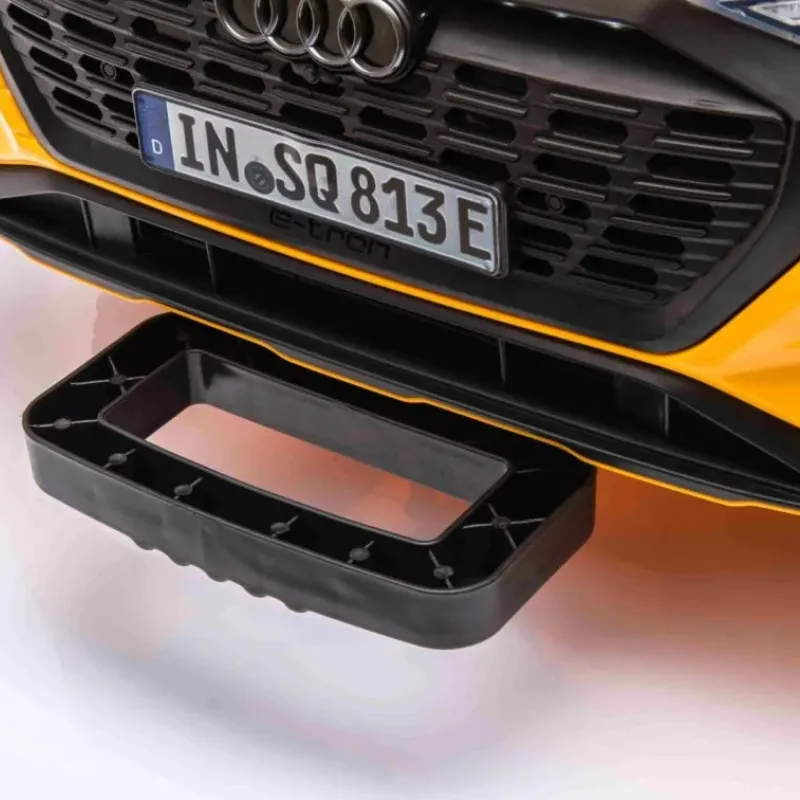 Дитяча акумуляторна машинка Audi SQ8 Жовта Дитяча акумуляторна машинка Audi SQ8 Жовта