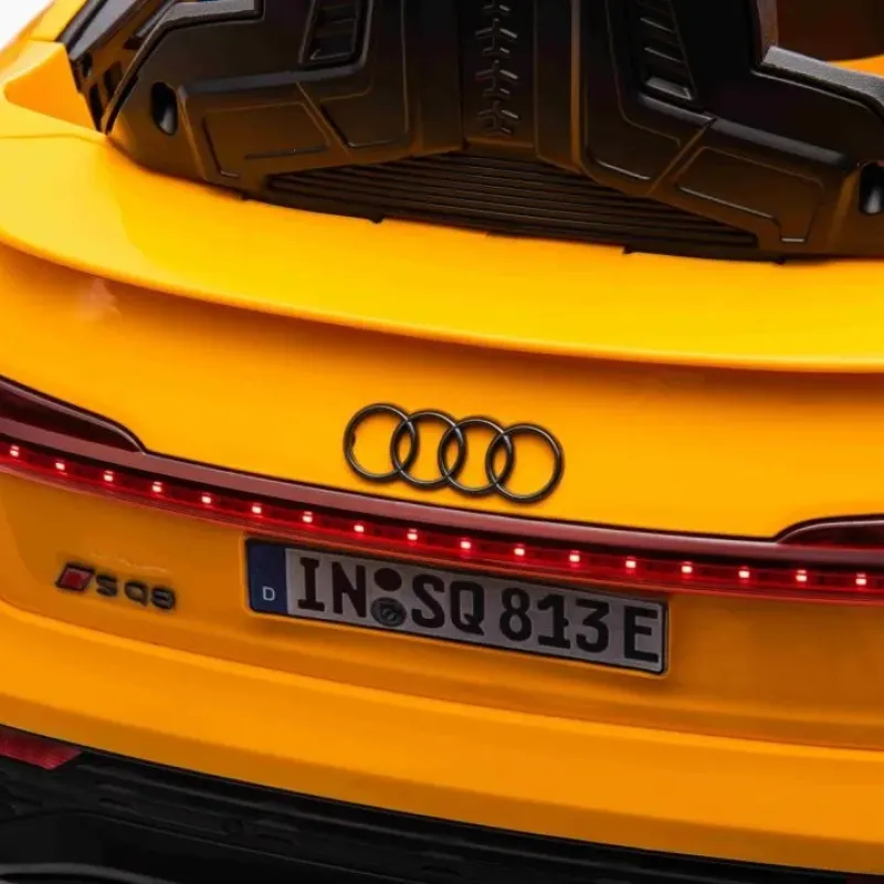 Дитяча акумуляторна машинка Audi SQ8 Жовта Дитяча акумуляторна машинка Audi SQ8 Жовта