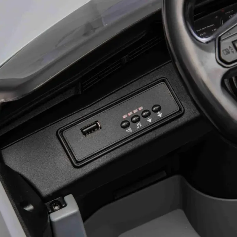 Дитяча акумуляторна машинка Audi SQ8 Сіра