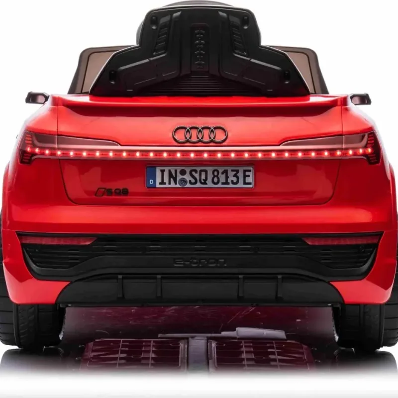 Дитяча акумуляторна машинка Audi SQ8 Червона