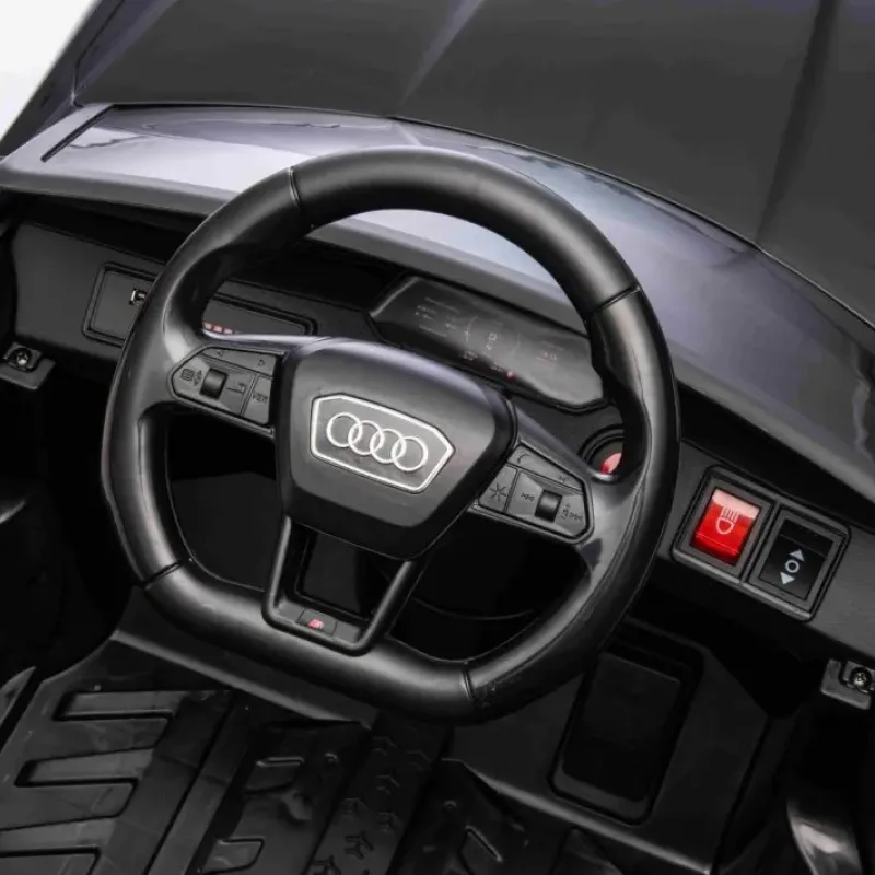 Дитяча акумуляторна машинка Audi SQ8 Чорна Дитяча акумуляторна машинка Audi SQ8 Чорна