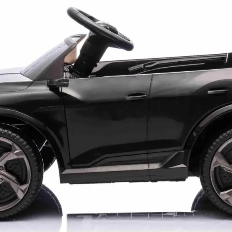 Дитяча акумуляторна машинка Audi SQ8 Чорна Дитяча акумуляторна машинка Audi SQ8 Чорна