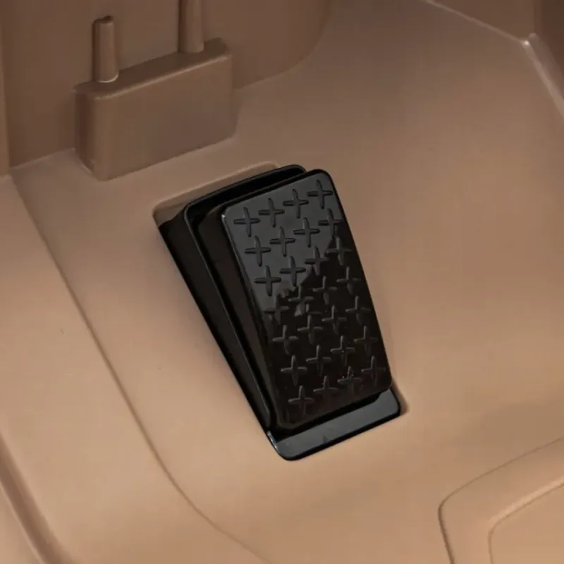 Дитяча акумуляторна машинка BMW i4