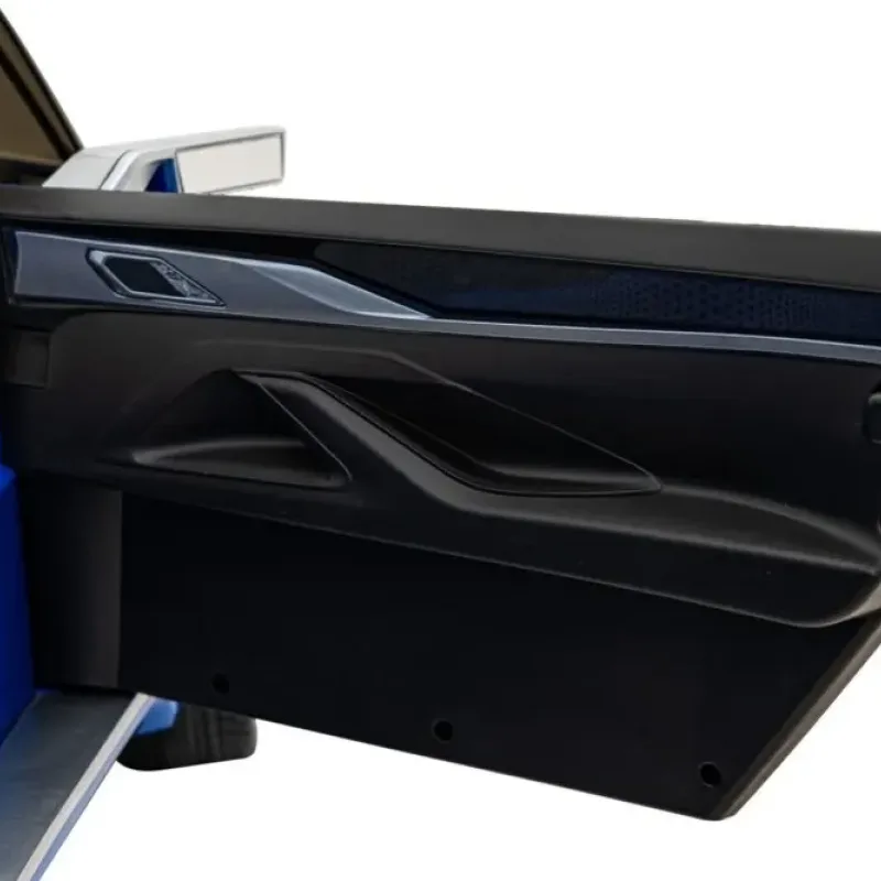 Дитяча акумуляторна машинка BMW i4 Синя