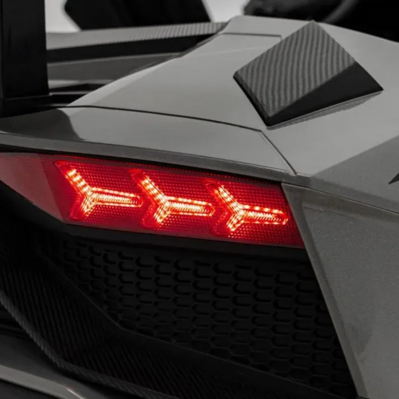 Дитяча акумуляторна машинка Lamborghini Aventador SV Сіра