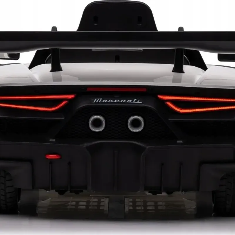 Дитяча акумуляторна машинка Maserati MC20 GT2 Біла Дитяча акумуляторна машинка Maserati MC20 GT2 Біла
