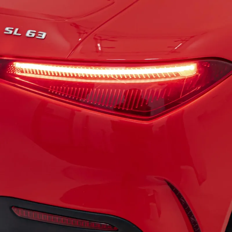 Дитяча акумуляторна машинка Mercedes Benz AMG SL63 Червона
