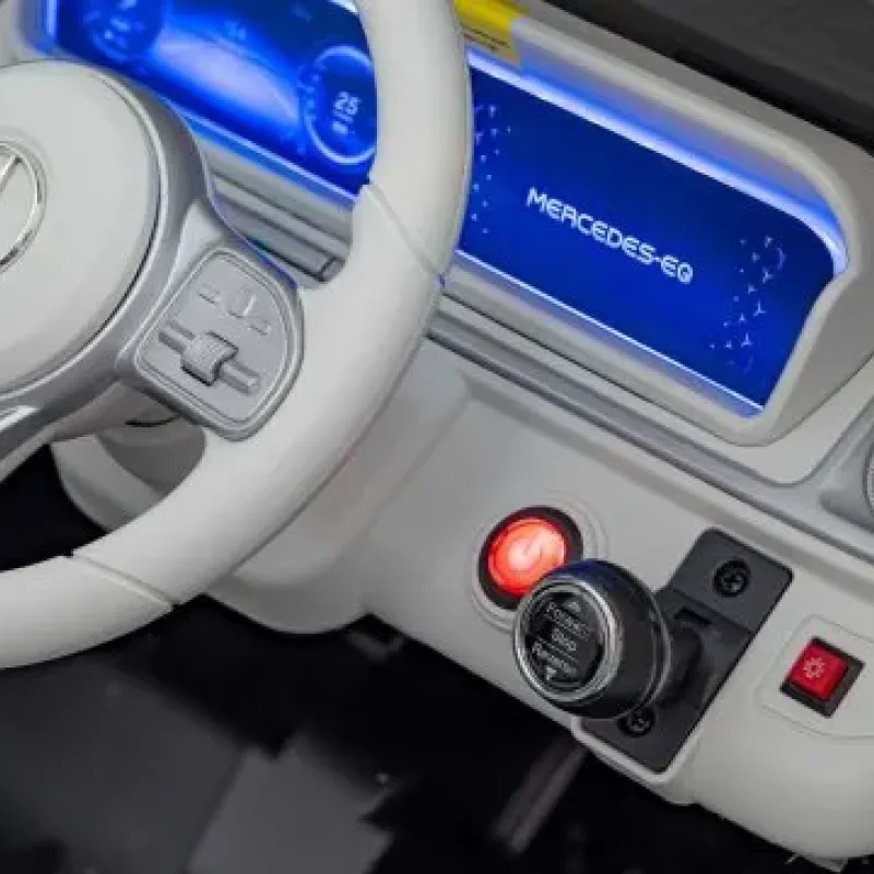 Дитяча акумуляторна машинка Mercedes Benz EQG Чорна