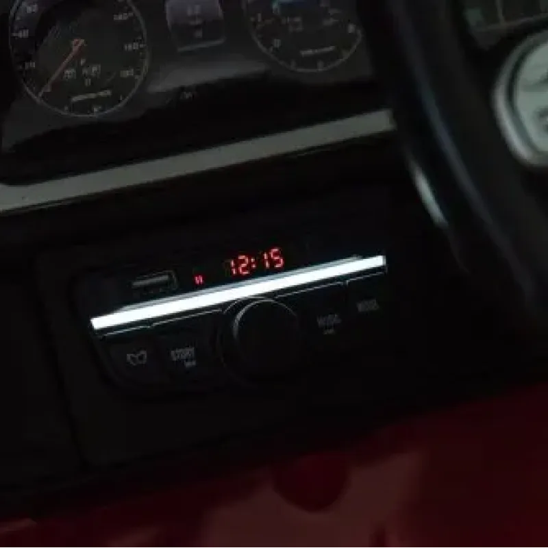 Дитяча акумуляторна машинка Mercedes Benz G63 AMG XXL Червона