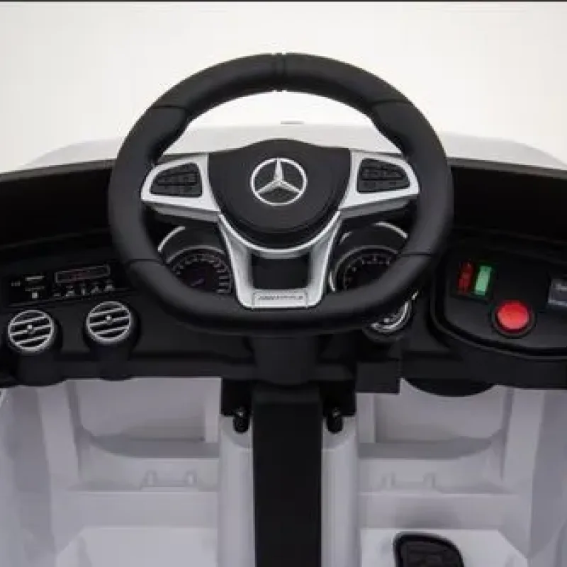 Дитяча акумуляторна машинка Mercedes Benz GLC63S Біла