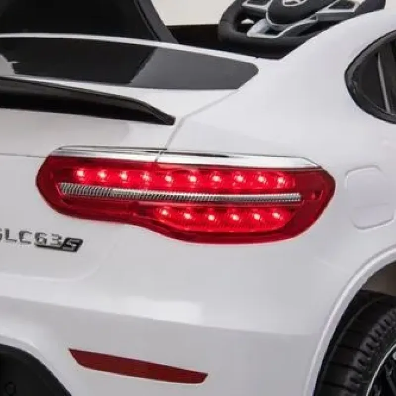 Дитяча акумуляторна машинка Mercedes Benz GLC63S Біла