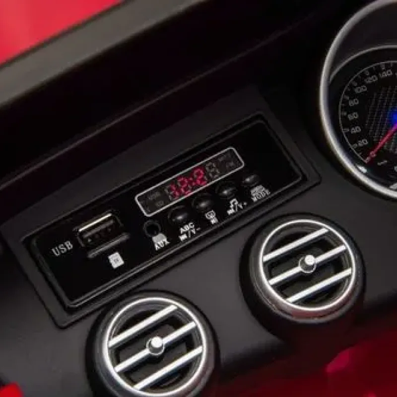 Дитяча акумуляторна машинка Mercedes Benz GLC63S Червона
