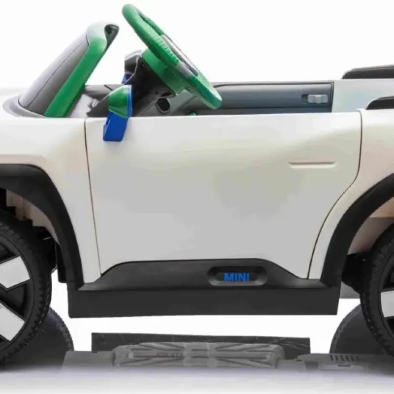 Дитяча акумуляторна машинка Mini Concept Aceman Біла Дитяча акумуляторна машинка Mini Concept Aceman Біла
