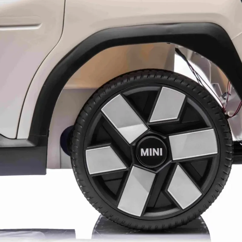 Дитяча акумуляторна машинка Mini Concept Aceman Біла Дитяча акумуляторна машинка Mini Concept Aceman Біла