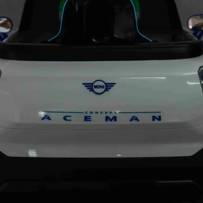Дитяча акумуляторна машинка Mini Concept Aceman Біла Дитяча акумуляторна машинка Mini Concept Aceman Біла