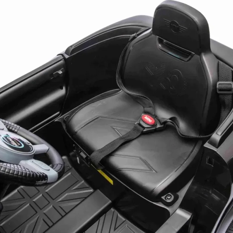 Дитяча акумуляторна машинка Mini Concept Aceman Чорна Дитяча акумуляторна машинка Mini Concept Aceman Чорна