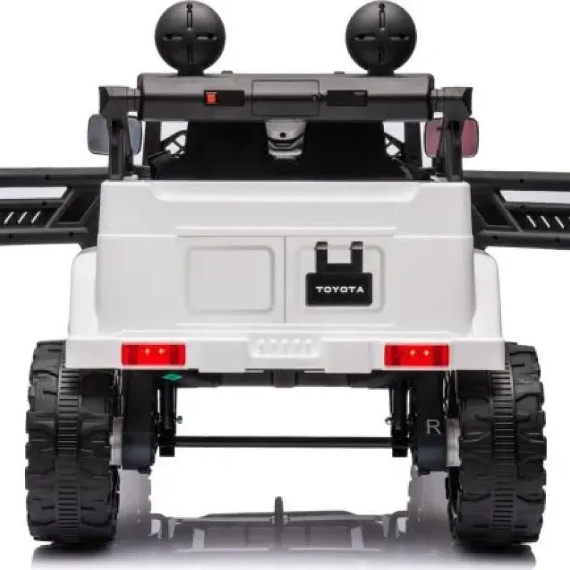 Дитяча акумуляторна машинка Toyota FJ Cruiser Біла