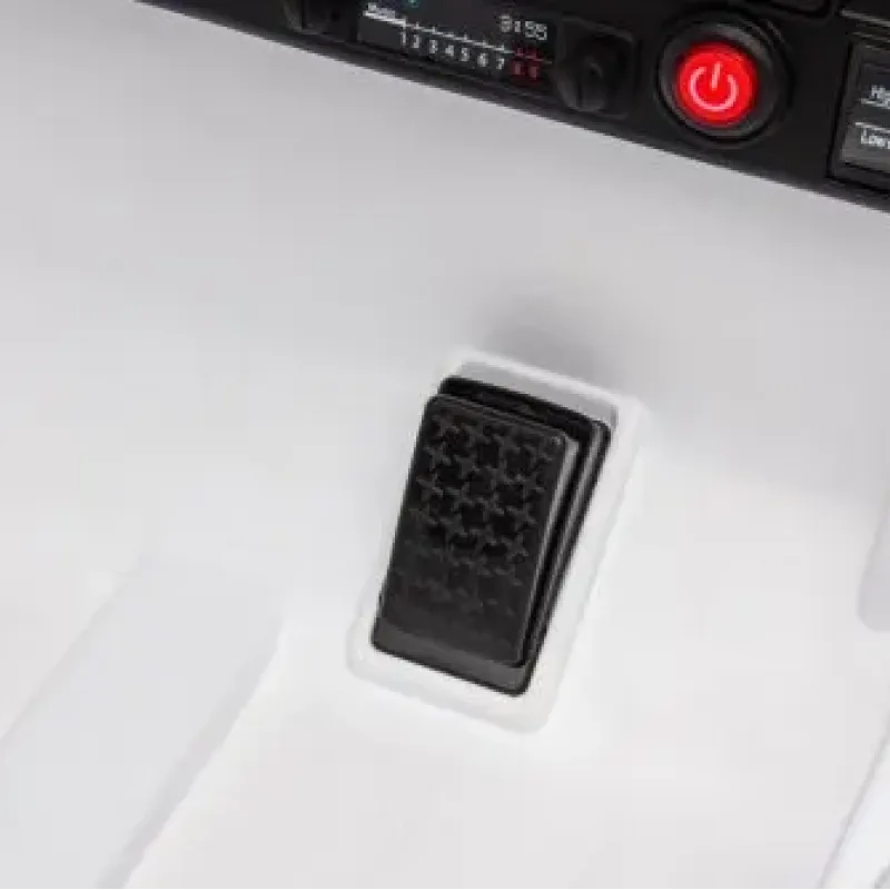 Дитяча акумуляторна машинка Toyota FJ Cruiser Біла