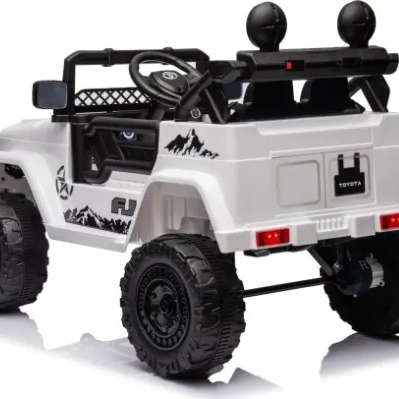 Дитяча акумуляторна машинка Toyota FJ Cruiser Біла
