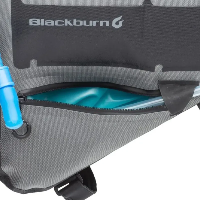 Сумка на раму BLACKBURN OUTPOST ELITE M 3,65л водонепроникна Сумка на раму BLACKBURN OUTPOST ELITE M 3,65л водонепроникна