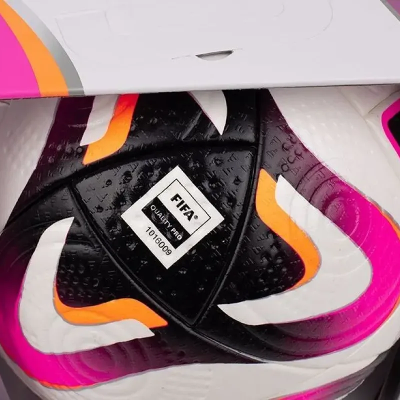 М'яч футбольний Adidas Conext 24 Pro IP1616 розмір 5, біло-рожевий М'яч футбольний Adidas Conext 24 Pro IP1616 розмір 5, біло-рожевий