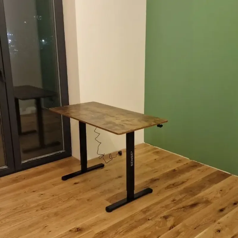 Комп'ютерний стіл SENSE7 NOJO LIGHT 120×60 см з електричним регулюванням висоти, темно-коричневий Комп'ютерний стіл SENSE7 NOJO LIGHT 120×60 см з електричним регулюванням висоти, темно-коричневий