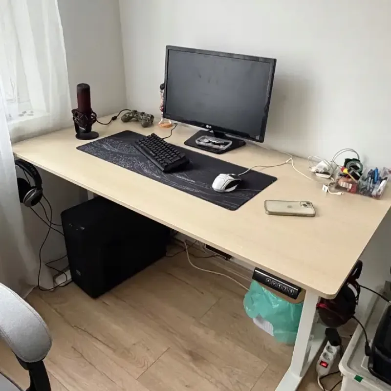 Комп'ютерний стіл SENSE7 NOJO LIGHT 140×70 см з електричним регулюванням висоти, світло-коричнево-білий Комп'ютерний стіл SENSE7 NOJO LIGHT 140×70 см з електричним регулюванням висоти, світло-коричнево-білий