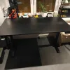 Комп'ютерний стіл SENSE7 NOJO LIGHT 140×70 см з електричним регулюванням висоти, чорний