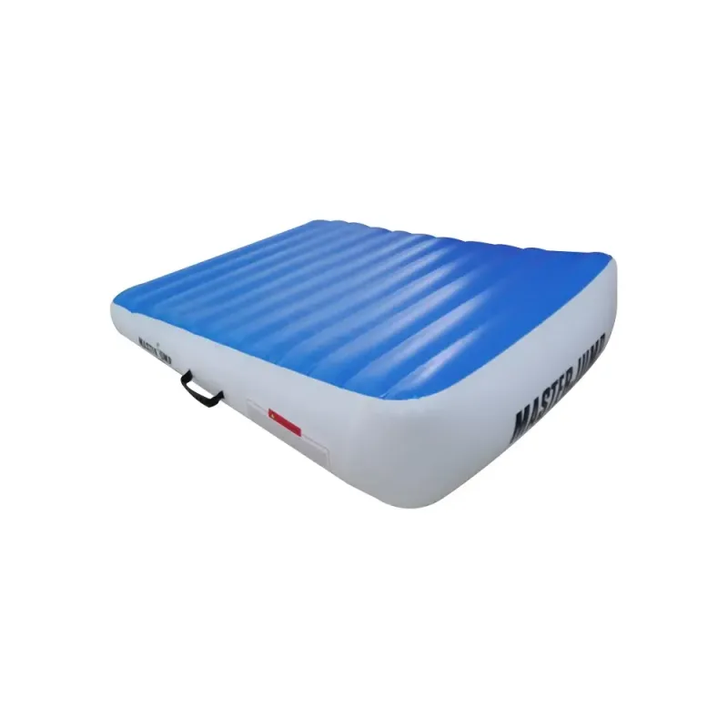 Мат похилий надувний MASTERJUMP 180 x 120 x 20-65 см - синьо-білий Мат похилий надувний MASTERJUMP 180 x 120 x 20-65 см - синьо-білий
