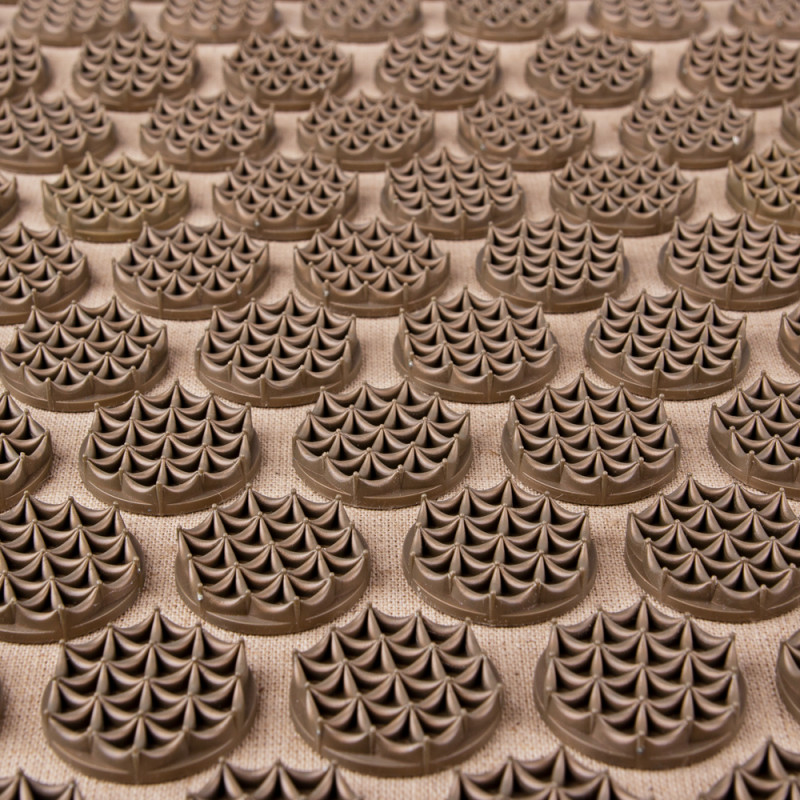 Килимок для точкового масажу inSPORTline AKU-2000 72x44x2 см Колір Чорний